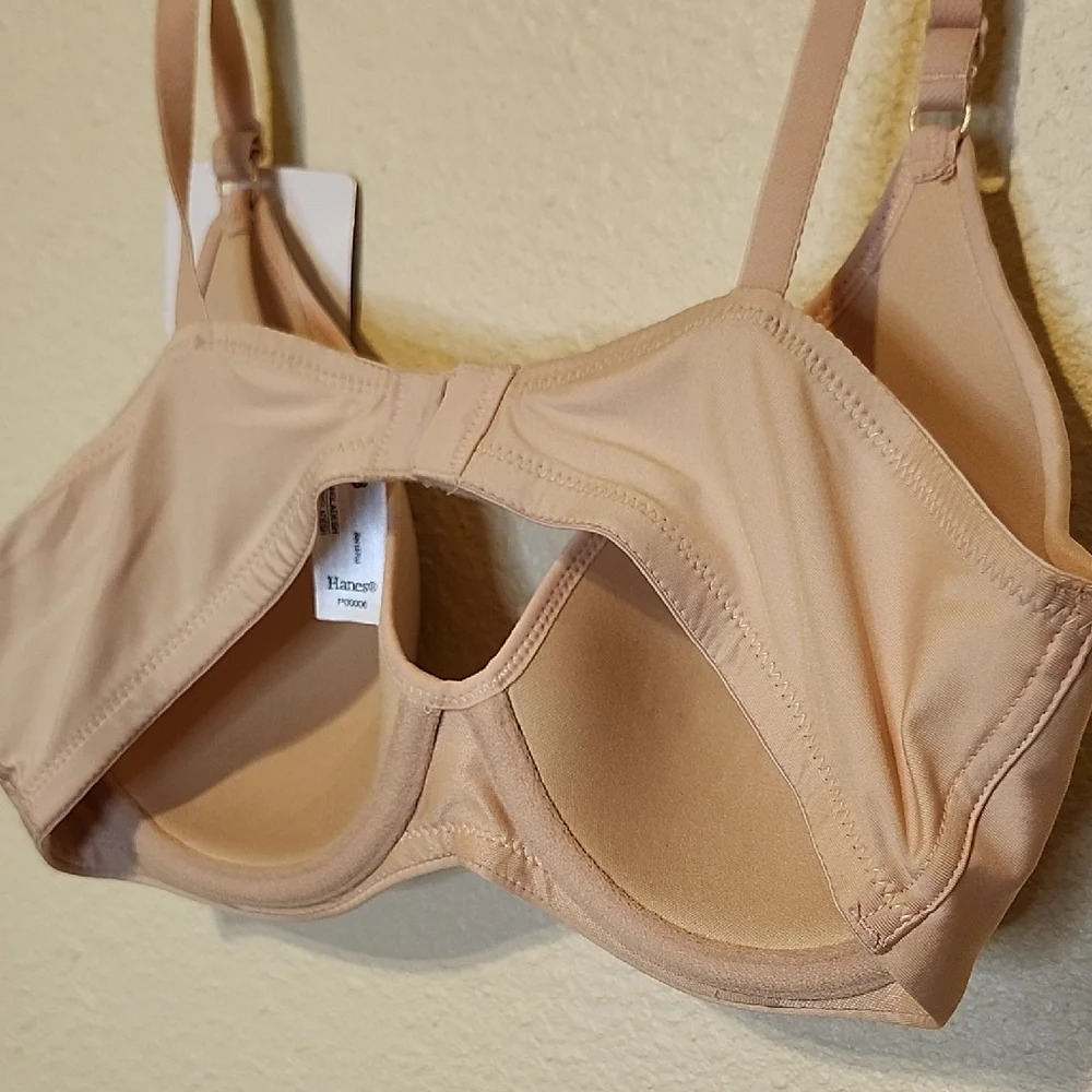 Hanes Tan Full-Coverage Bra with Molded Cups - Picture 4 of 6